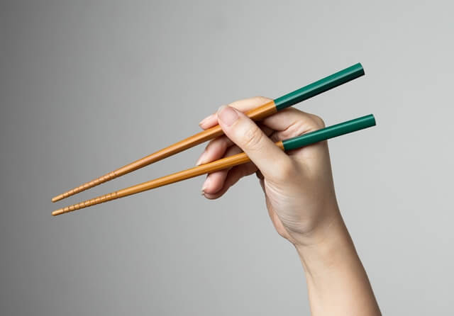 Pauzinhos, Também Conhecidos Como  Chopsticks ou Hashi